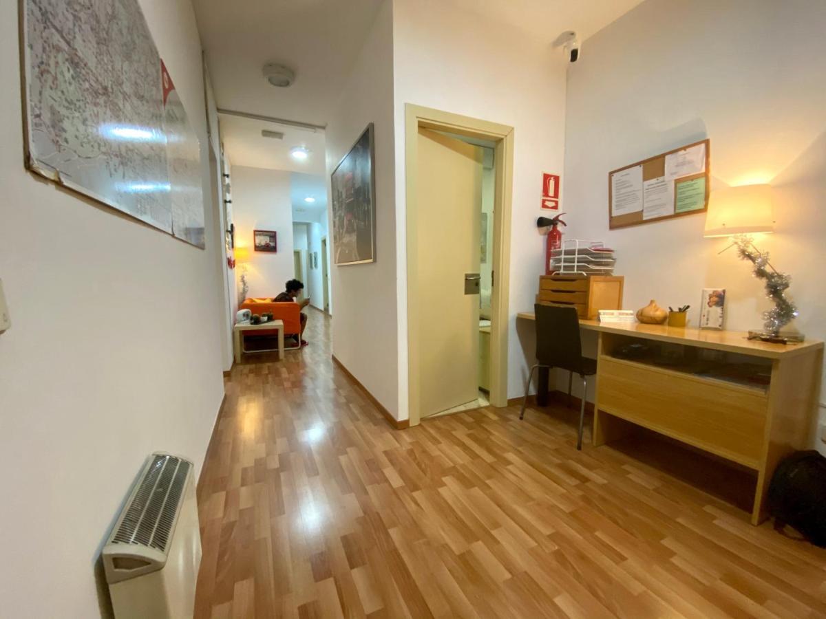 Barcelona Housing Recommend For Students Apartment Екстериор снимка